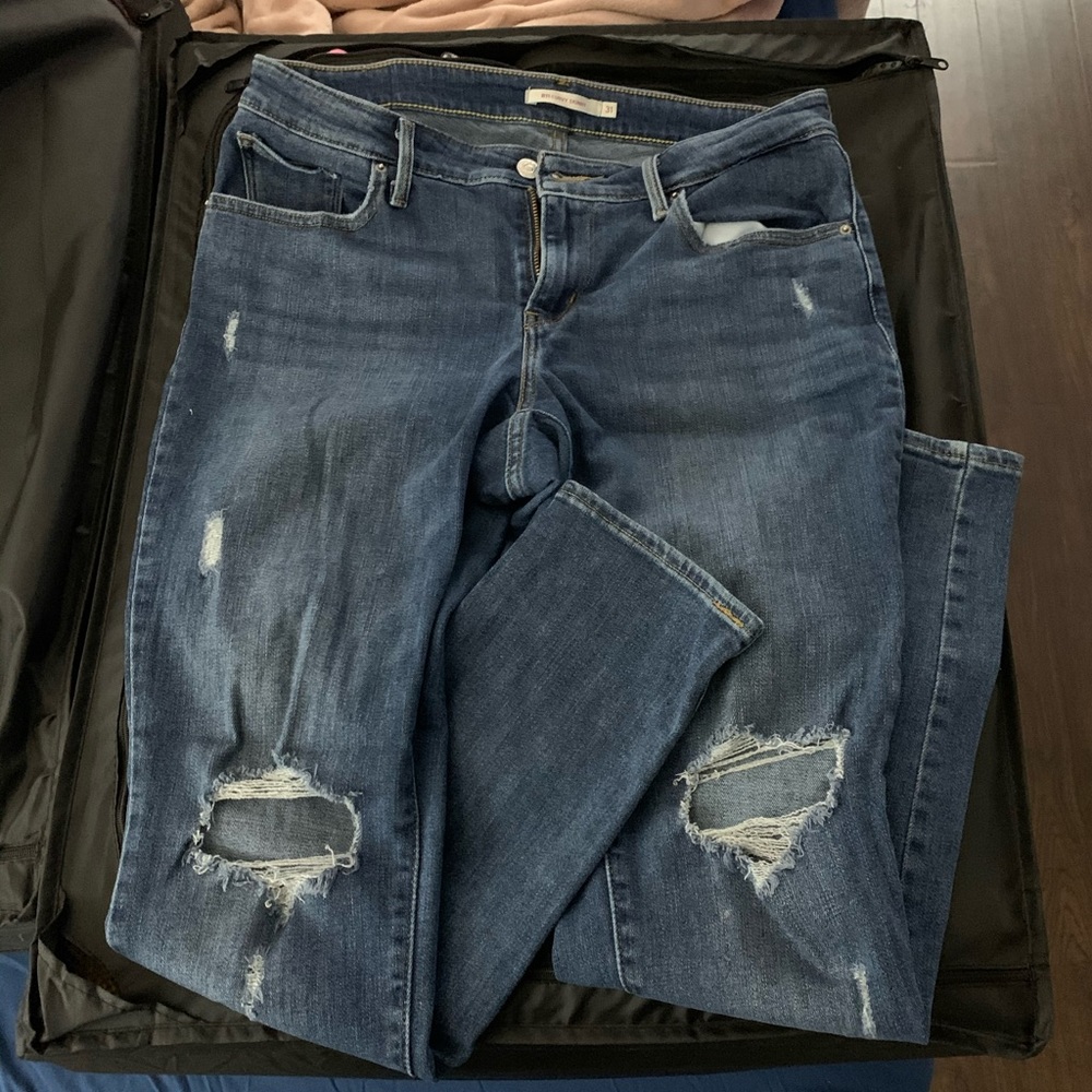 Ripped skinny jeans